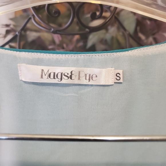 MAGS & PYE EMBROIDERED TANK TOP SIZE S - Picture 2 of 9